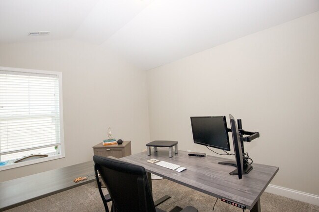Building Photo - "Spacious 4-Bedroom Home with 2.5 Baths in...