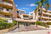Building Photo - 1633 S Bentley Ave