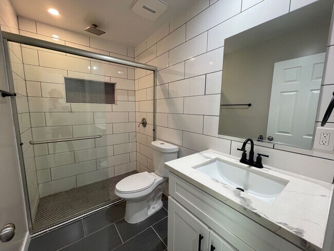 Building Photo - 4BD/2BA on Richard St (Lease out, pending signatures. Check back in a few days!)