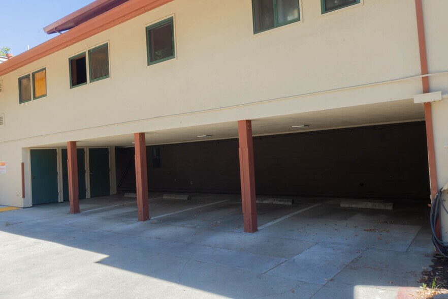 Building Photo - 207 3rd St