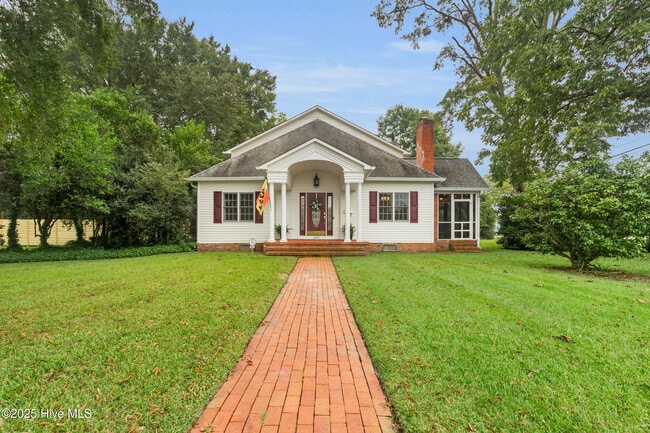 Primary Photo - 1609 Lucerne Way