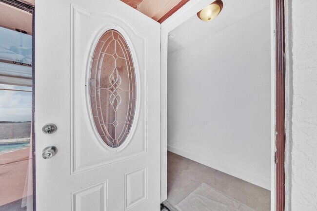Building Photo - 4757 Sunny Palm Cir