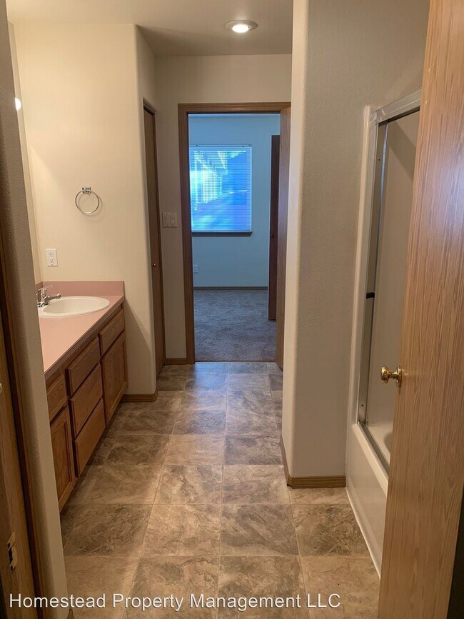 Building Photo - 286-294 Stadium Dr N