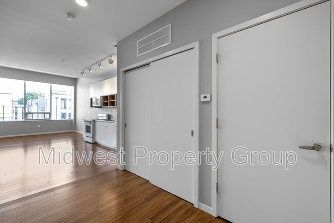 Building Photo - 4100 Lindell Blvd