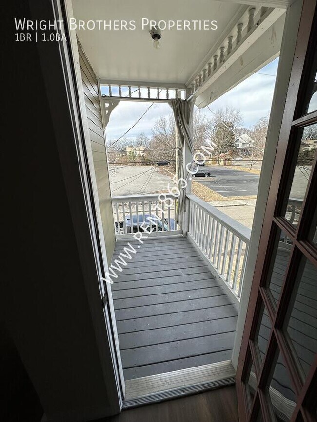 Building Photo - 116 Carrick St