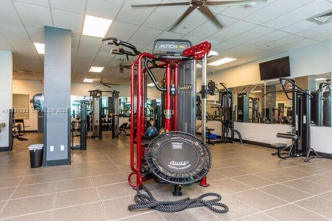 Building Photo - 2501 S Ocean Dr