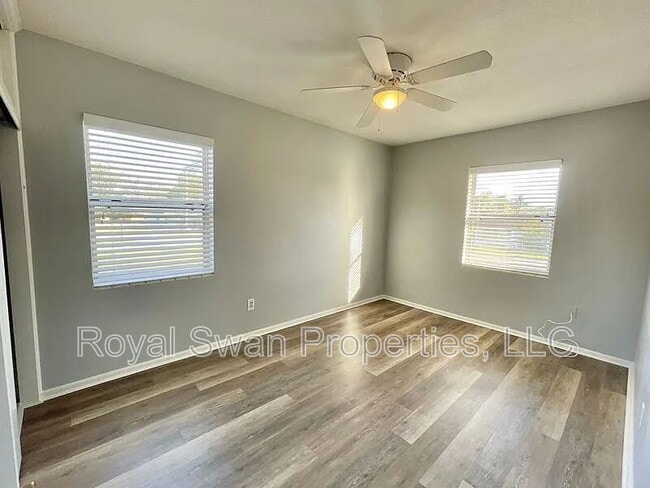 Building Photo - 114 Azalea St