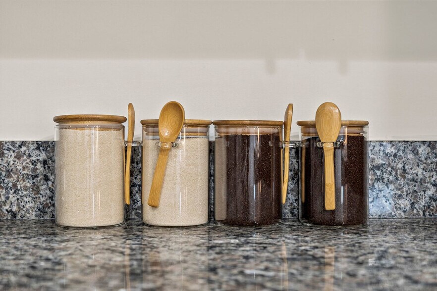 Building Photo - 826 N Broad St