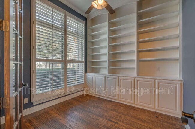 Building Photo - 10280 Mustang Downs Dr