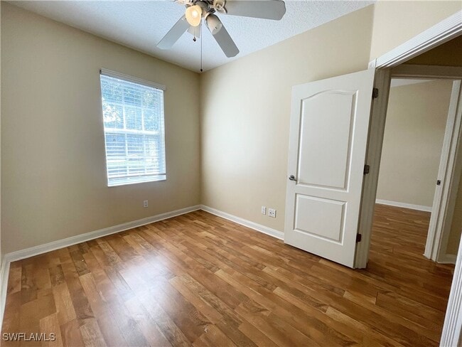 Building Photo - 5325 Cove Cir