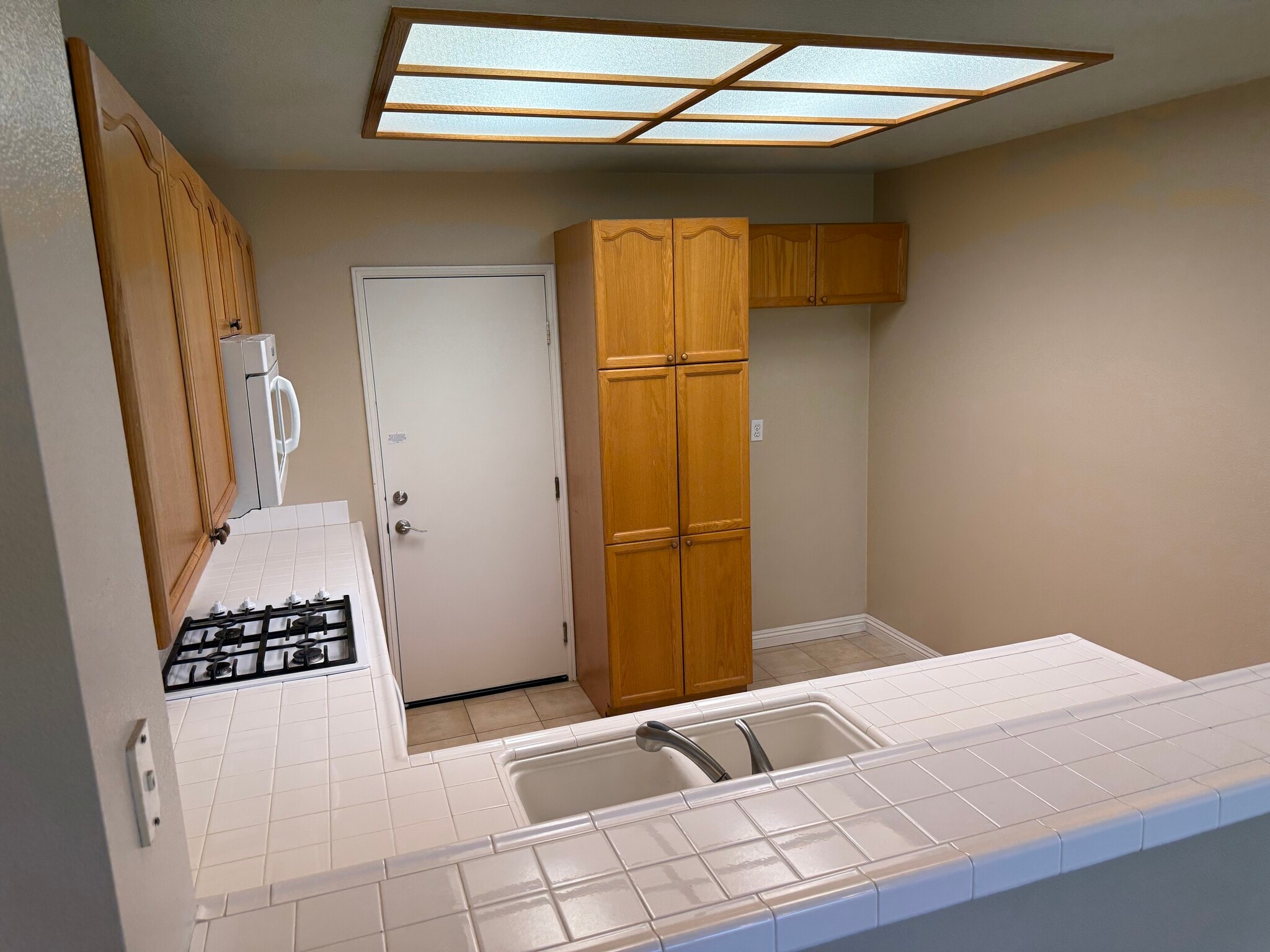 Building Photo - 748 North Siavohn Drive