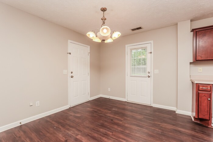 Building Photo - 534 Wildwood Dr