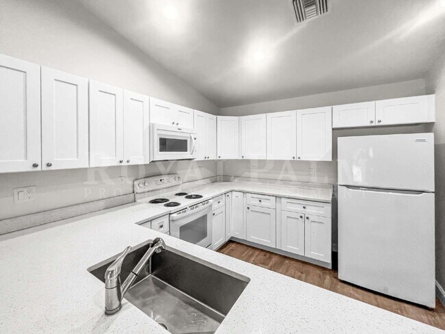 Building Photo - Spacious 3BR/2BA Duplex in Lehigh Acres & $500 Off Your First Month If You Apply by Aug 20th!