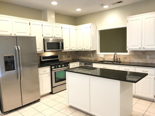 Building Photo - 1 story with lots of charm! Westwood High School!