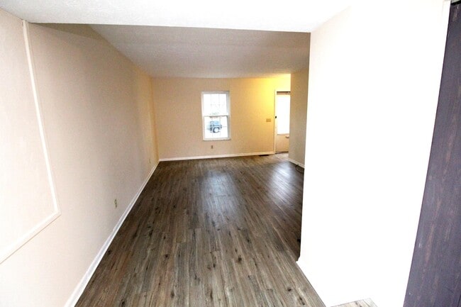 Building Photo - 4825 Dierker Rd