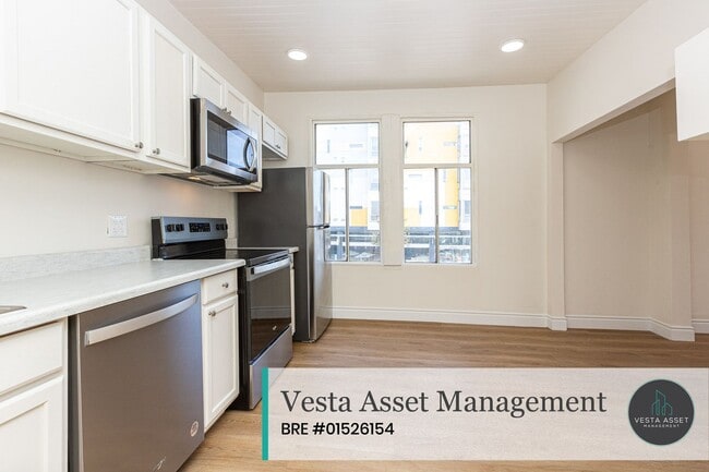 Building Photo - 190 8th St