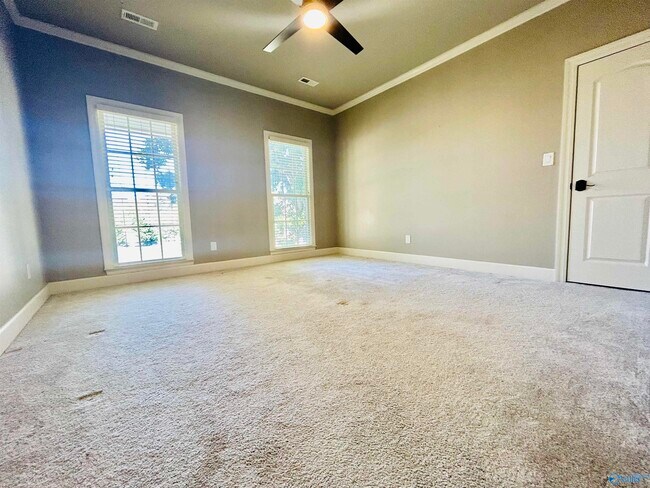 Building Photo - 1501 Blackhall Ln SE