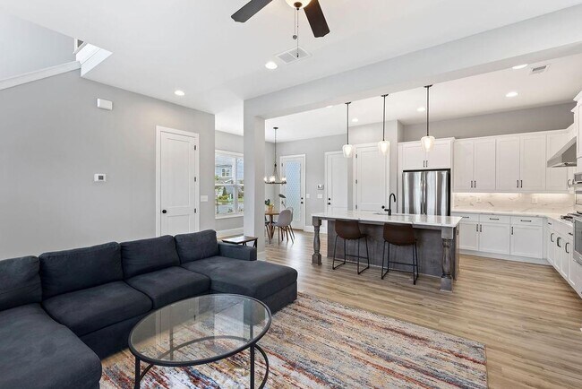 Building Photo - 2018 Cobblestone Wy NW