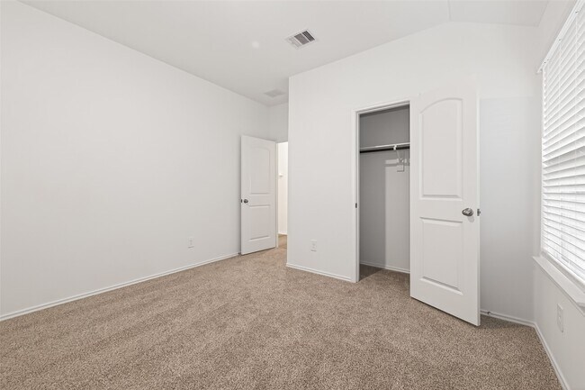Building Photo - 27410 Oceanus Springs Dr
