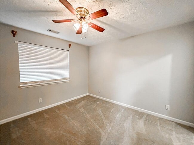 Building Photo - 3955 Hidden Hollow Dr