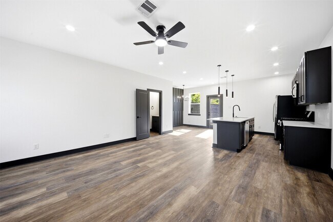 Building Photo - 7818 Hanfro Ln