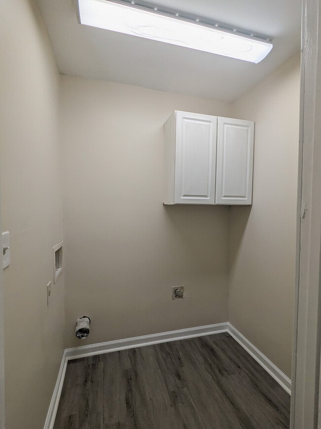Building Photo - 2871 Marco Dr NW