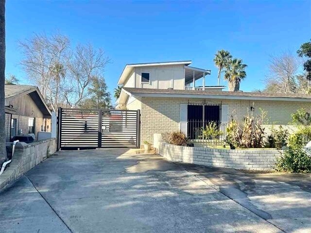 Building Photo - 406 Longshadow Road