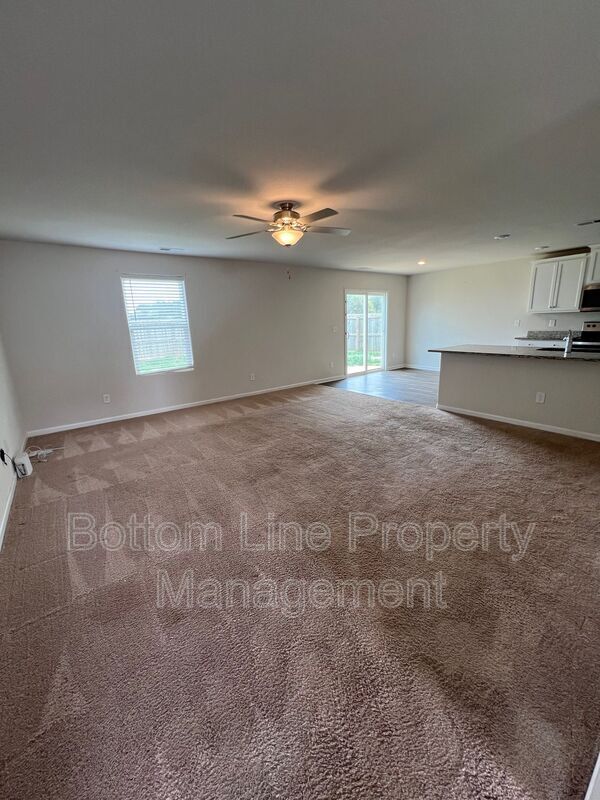 Building Photo - 608 Frosty Way