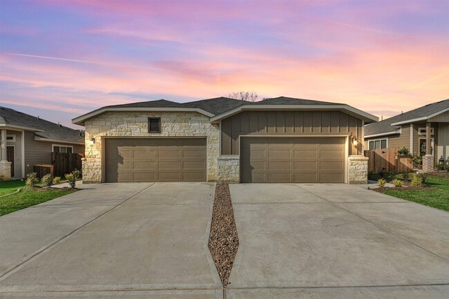 Building Photo - 25133 Pacific Wren Dr