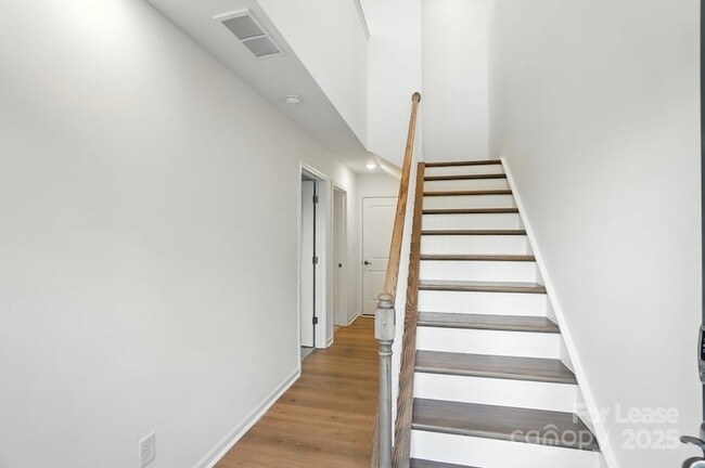 Building Photo - 5033 Westmead Ln