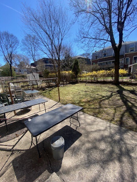 Building Photo - 14 Woodmont St