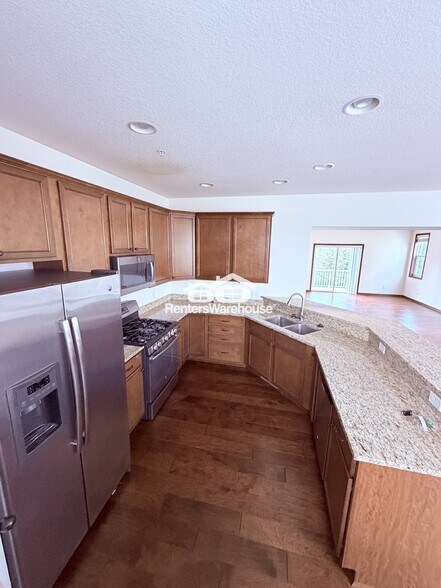 Building Photo - 9580 Madison Dr