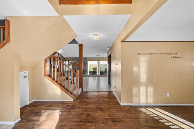 Building Photo - 21422 Park Willow Dr
