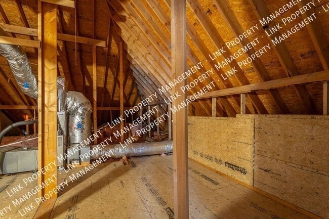 Building Photo - Coming Soon!  Almost 1800 sf Townhome in Hixson