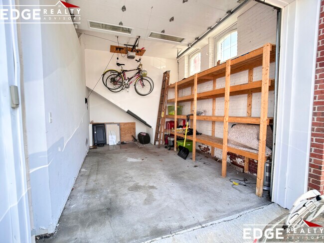 Building Photo - 29 2nd St