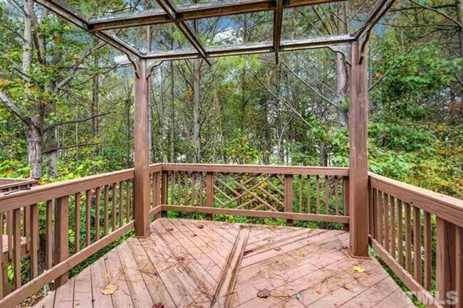 Building Photo - Beautifully Updated Brick Townhome - 3 Beds, 3 1/2 Baths