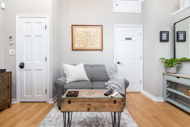 Building Photo - Fully Furnished Cottage by Yale