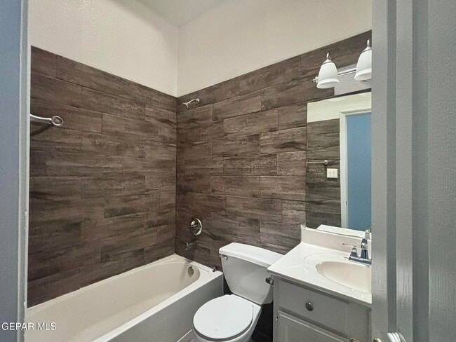 Building Photo - 403 Wisconsin Ct