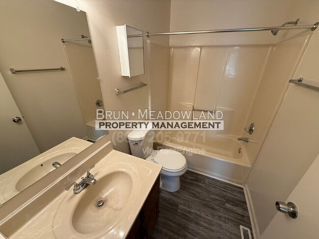 Building Photo - 8676 Tervada Dr