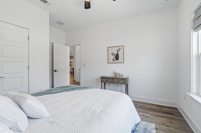 Building Photo - 35 Highland Dr NW