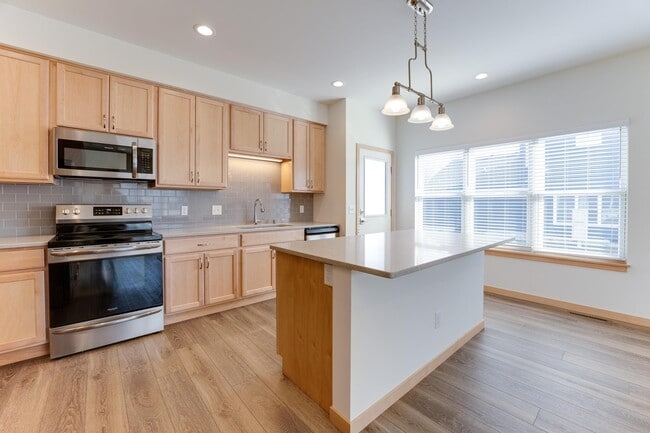 Building Photo - 3630 Angelus Wy