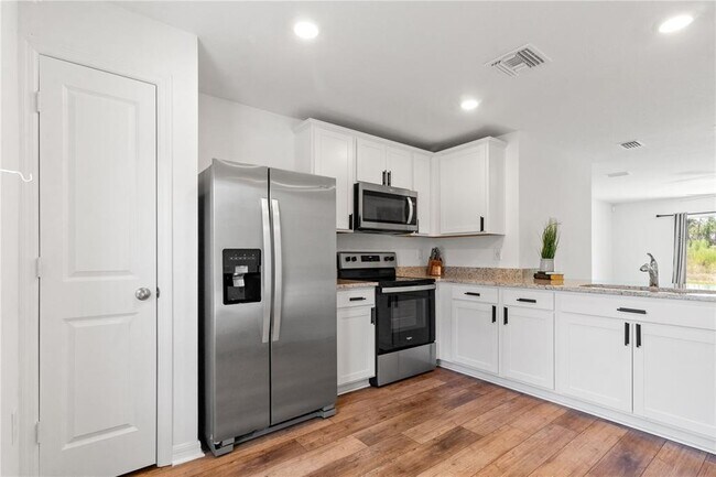 Building Photo - 11380 Old Squaw Ave