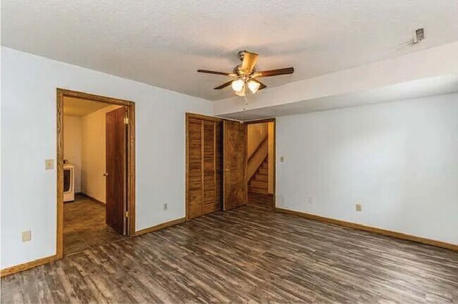 Building Photo - Spacious 3-Bed, 2-Bath Duplex with Fenced ...