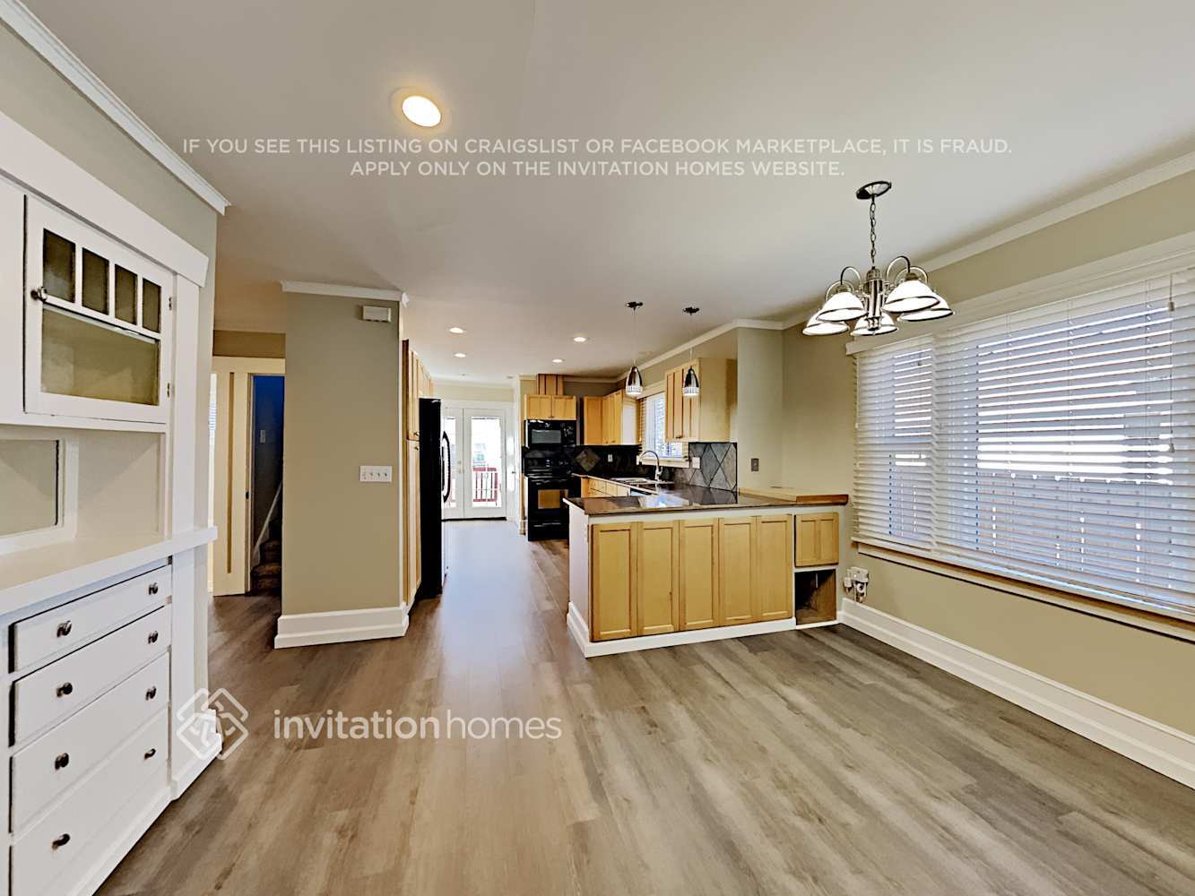 Building Photo - 230 S 79th St