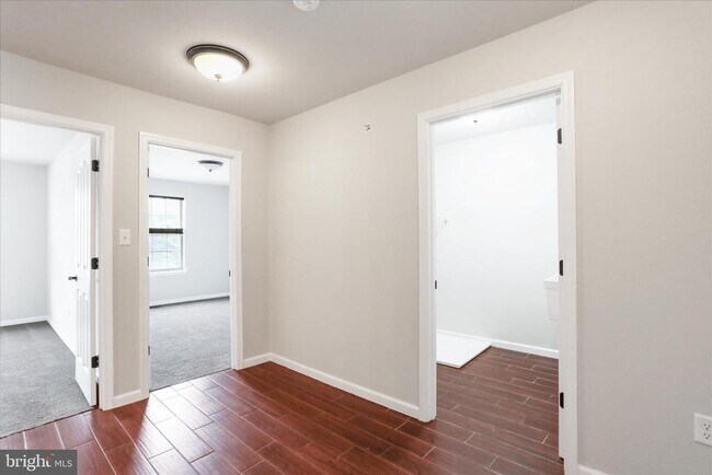 Building Photo - 20 Delano Dr