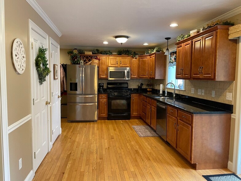 11 Kitchen - 59 Providence Rd