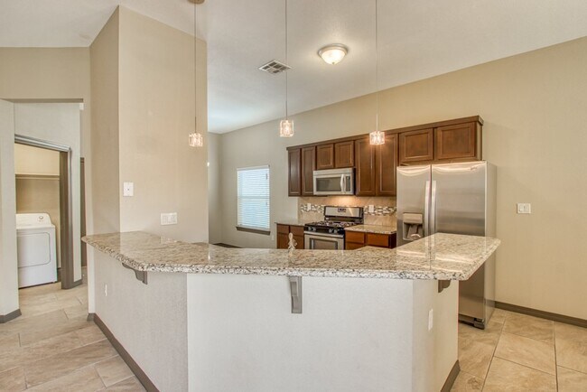 Building Photo - FOR SALE OR FOR RENT 12053 SILVER CROWN RO...
