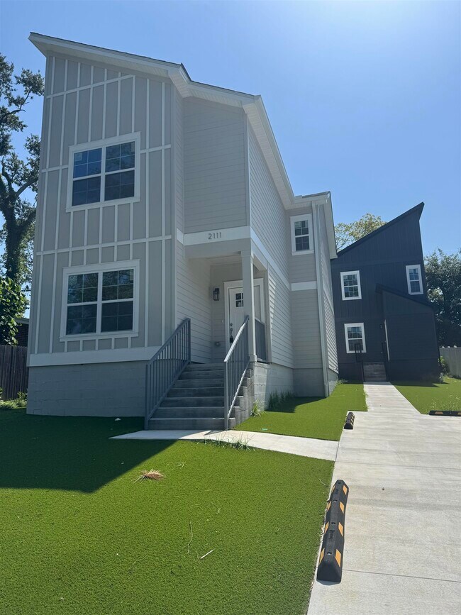 Building Photo - 2111 Owens St