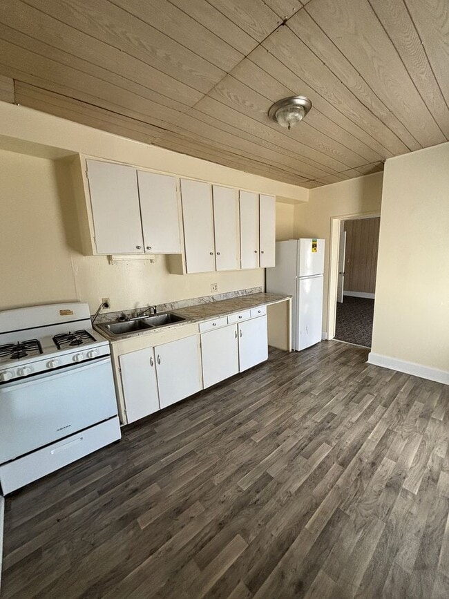 Building Photo - 227 Independence Ave