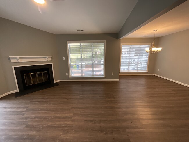 Living/Dining Area - 4611 Timbermill Ct